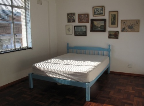 Кровать для маленькой комнаты или кровать – кабинет