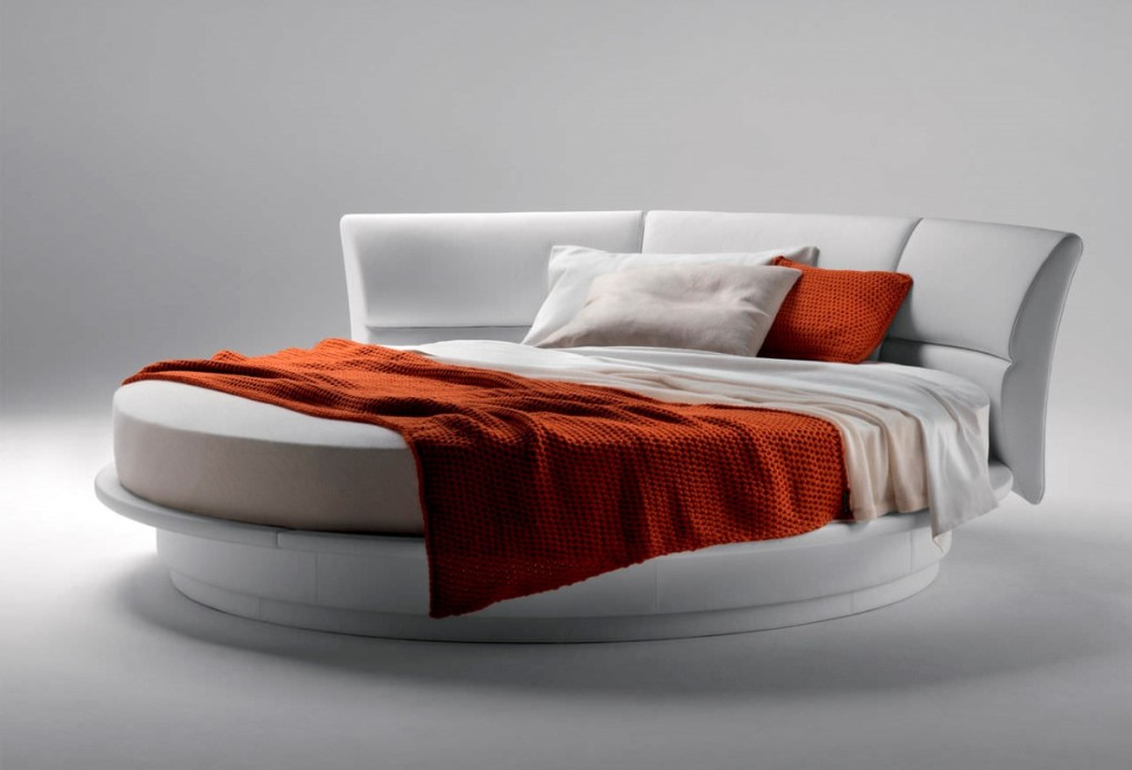 Круглая двуспальная кровать
