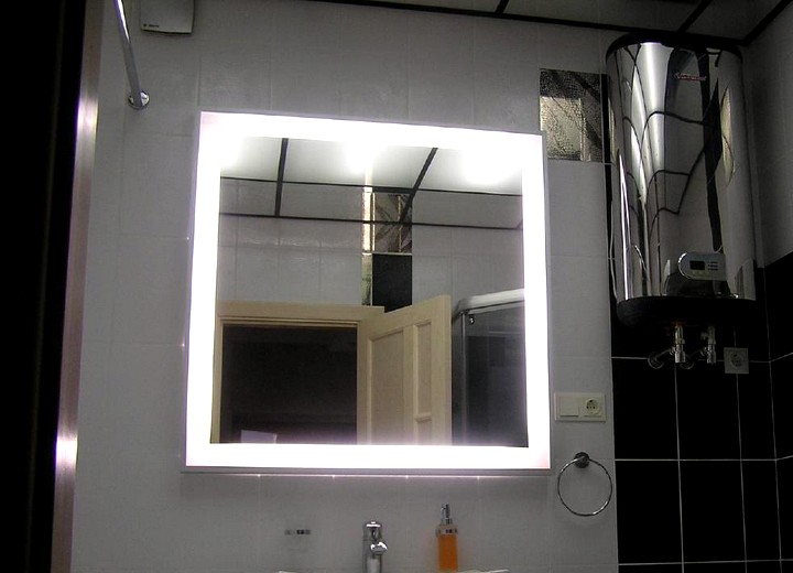 Зеркало в ванную комнату с подсветкой