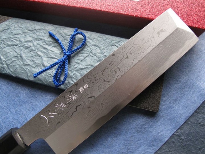 Японский нож из дамасской стали